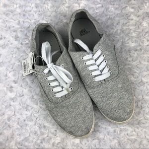 Wild Fable Emilee Grey Sneakers Size 8